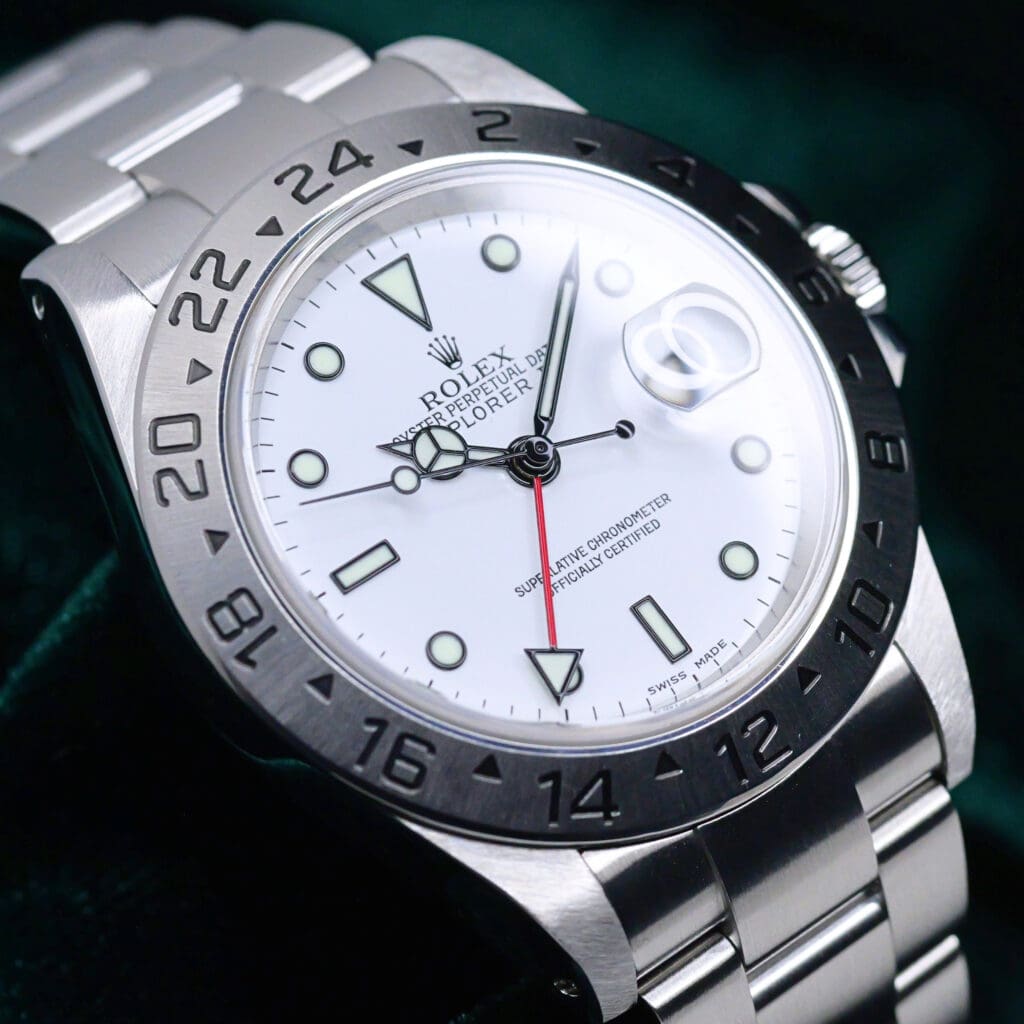 Rolex Explorer II "Polar" Swiss Made White Dial Oyster Bracelet Stainless Steel 40mm Cal. 3185 MINT CONDITION COMPLETE SET 16570