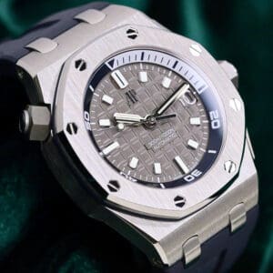 Audemars Piguet Royal Oak Offshore Diver Grey Dial Blue Rubber Strap Stainless Steel 42mm MINT CONDITION COMPLETE SET 15720ST.OO.A009CA.01
