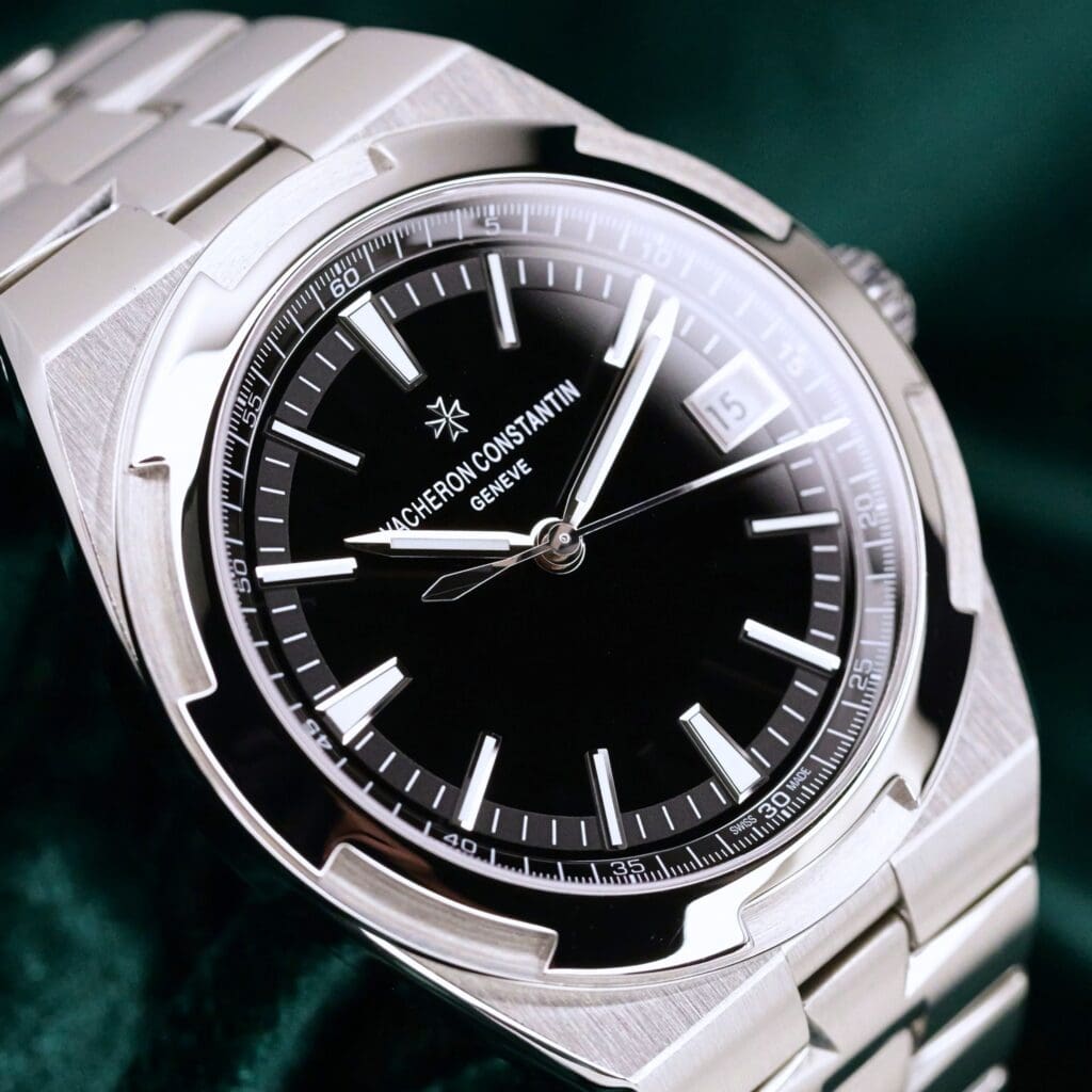 Vacheron Constantin Overseas Black Dial Stainless Steel 41mm MINT CONDITION COMPLETE SET 4500V/110A-B483