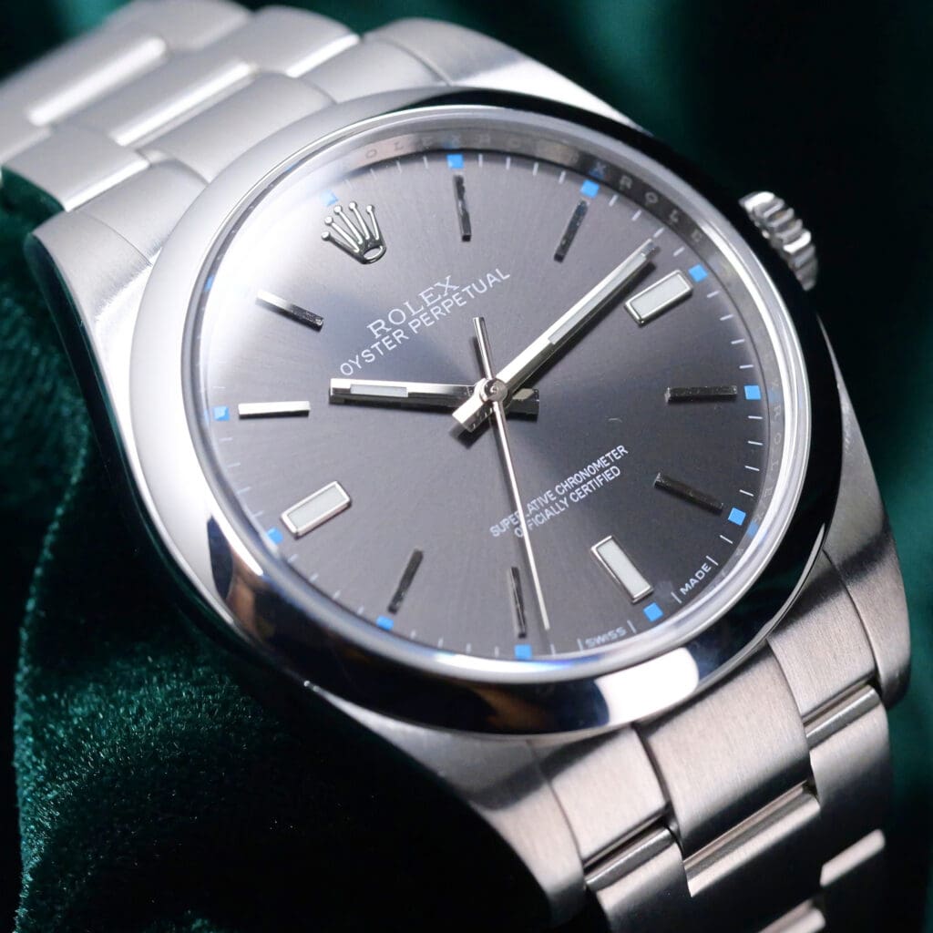 Rolex Oyster Perpetual Rhodium Dial Stainless Steel 39mm MINT CONDITION COMPLETE SET 114300